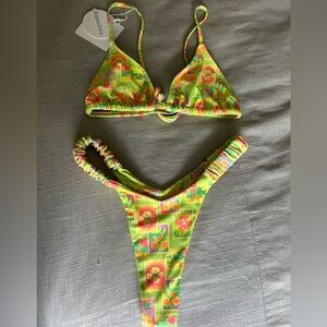 NWT Kulani Kinis Loco Lime Set